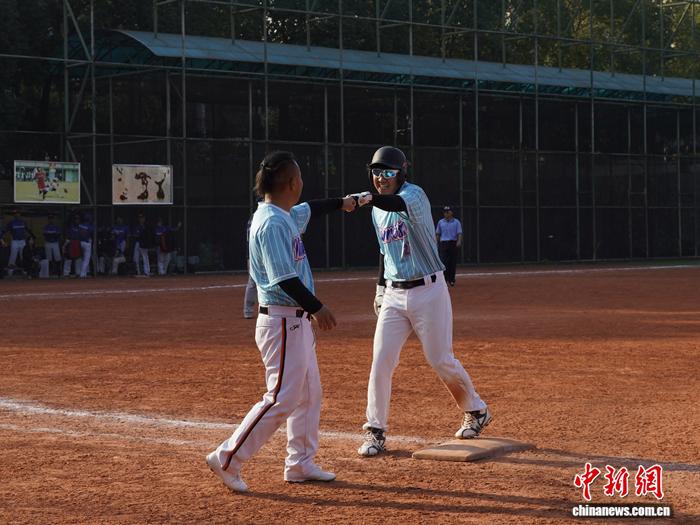 熊猫杯慢垒联赛分区赛正式落幕，17支球队晋级全