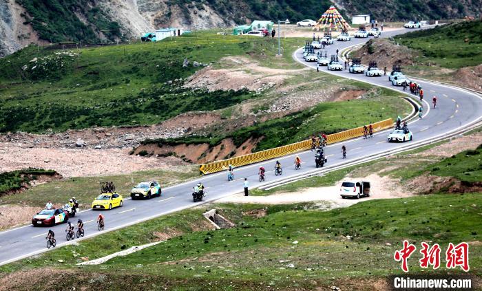 环湖赛升级为UCI职业赛 青海湖畔22年国际赛事绽