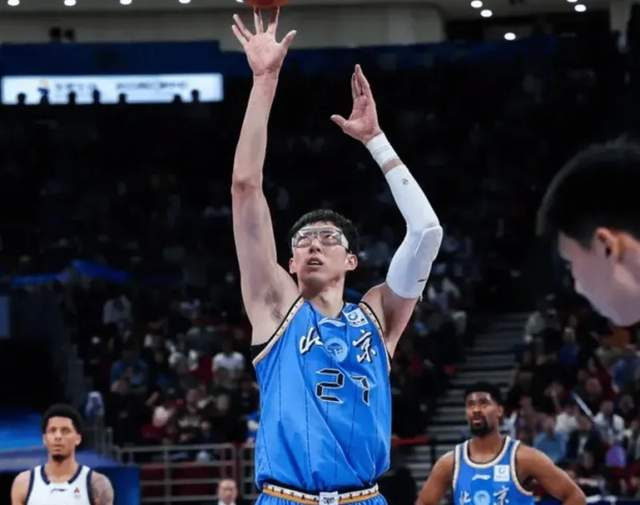 北京男篮险胜广州 首节胶着末节逆转