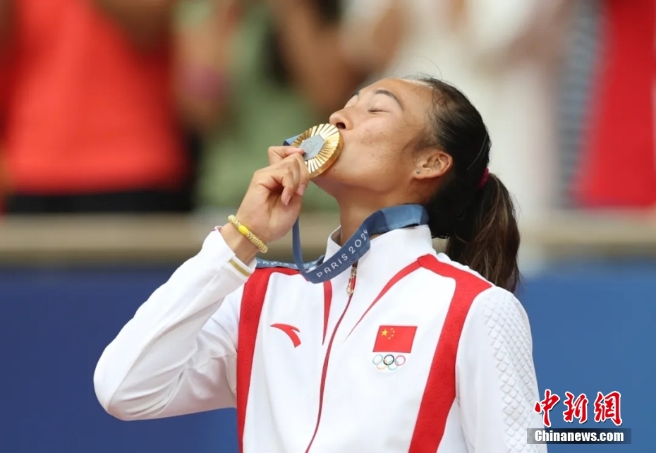 郑钦文荣膺WTA年度最受欢迎单打球员 巴勒莫卫冕